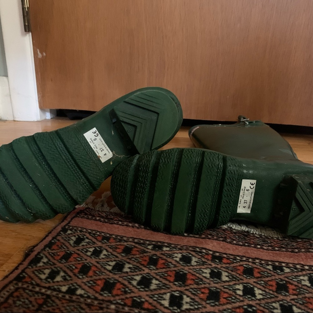 Hunter Rain boots. Classic olive green. European size 37. USA size 6.5.